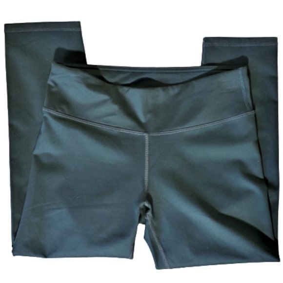 Fabletics Mid-Rise PowerHold Capri Leggings NEW - Picture 2 of 8